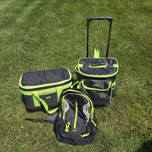 Uline Black and Neon Green Luggage Set